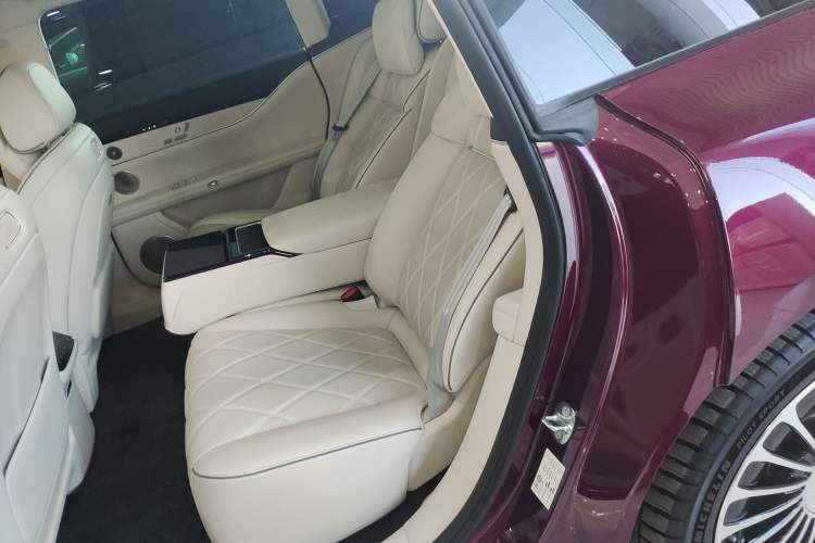 Used Hima Stelato S9 2025 Extended-Range Ultra Interior 4