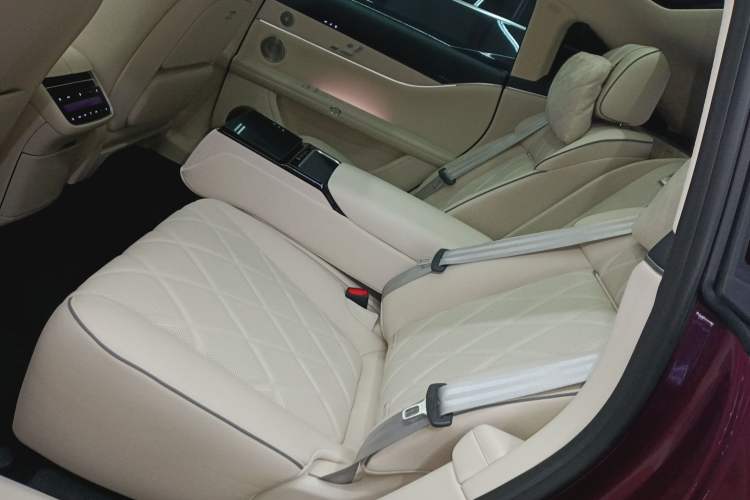 Used Hima Stelato S9 2025 Extended-Range Ultra Interior 4