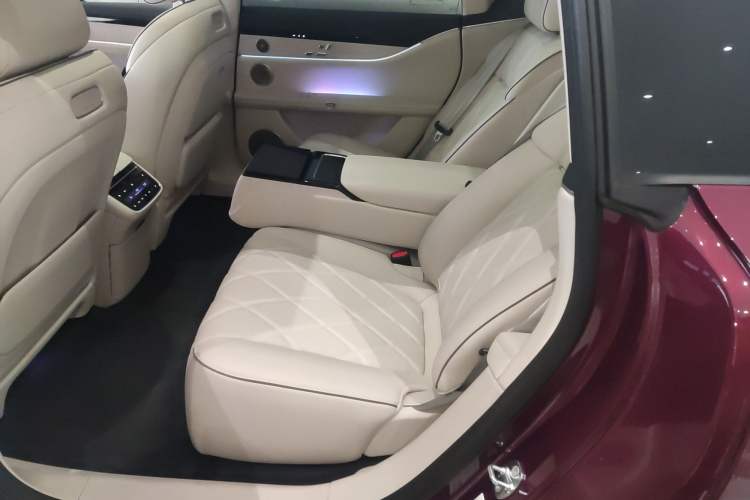 Used Hima Stelato S9 2025 Extended-Range Ultra Interior 4