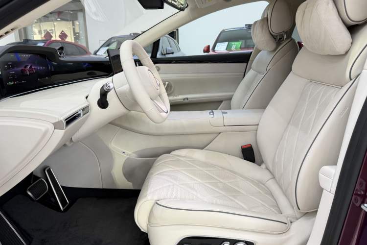 Used Hima Stelato S9 2025 Extended-Range Ultra Interior 6