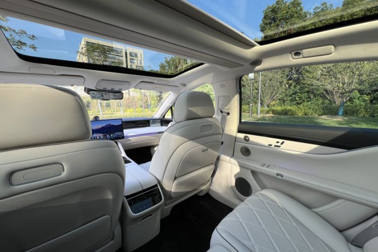 Used Hima Stelato S9 2025 Extended-Range Ultra Interior 7