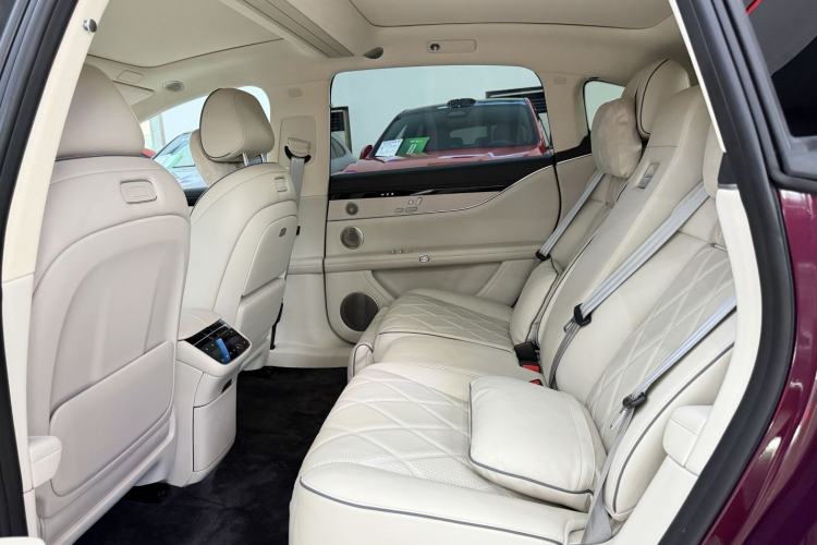 Used Hima Stelato S9 2025 Extended-Range Ultra Interior 8