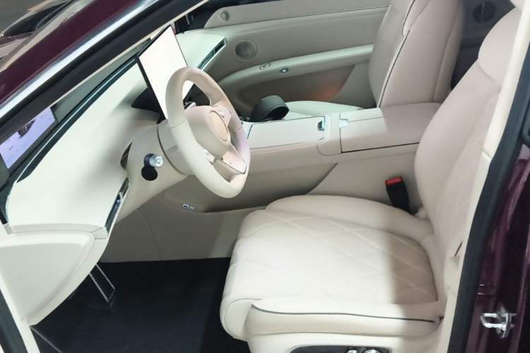 Used Hima Stelato S9 2025 Extended-Range Ultra Left Front Seat