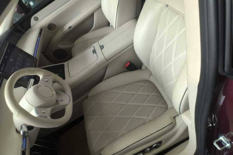 Used Hima Stelato S9 2025 Extended-Range Ultra Left Front Seat