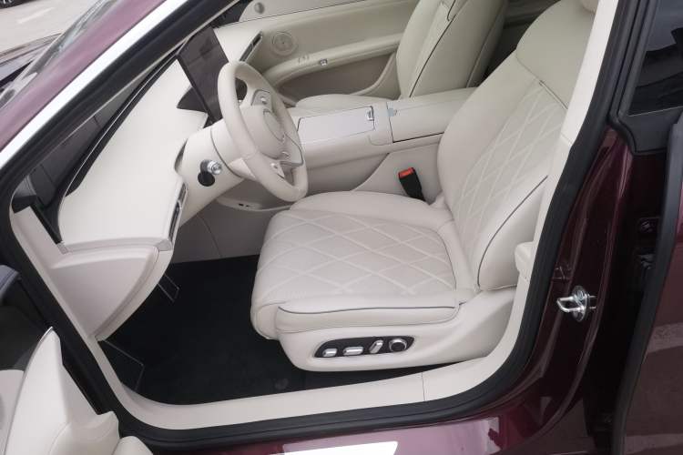 Used Hima Stelato S9 2025 Extended-Range Ultra Left Front Seat