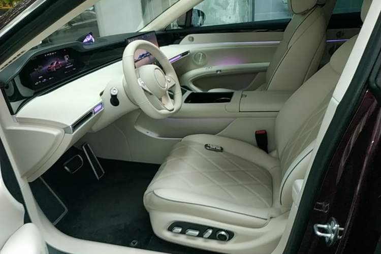 Used Hima Stelato S9 2025 Extended-Range Ultra Left Front Seat