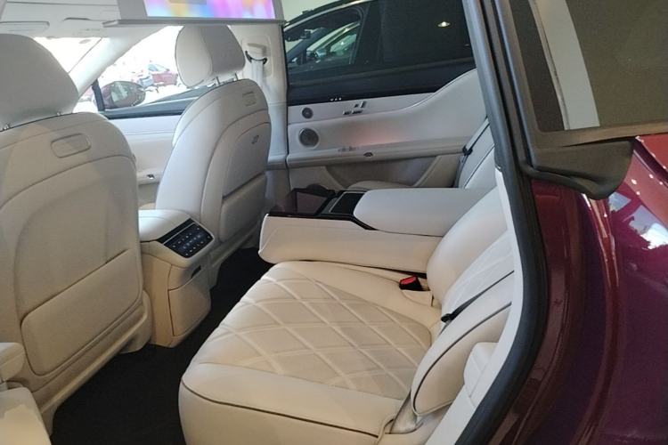 Used Hima Stelato S9 2025 Extended-Range Ultra Left Rear Seat
