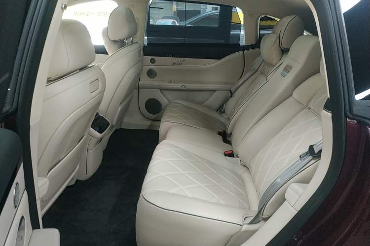 Used Hima Stelato S9 2025 Extended-Range Ultra Left Rear Seat