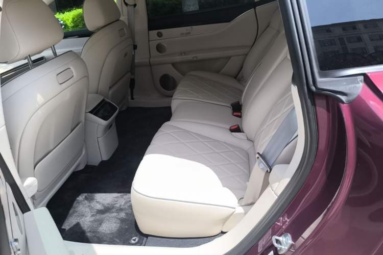 Used Hima Stelato S9 2025 Extended-Range Ultra Left Rear Seat
