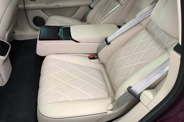 Used Hima Stelato S9 2025 Extended-Range Ultra Left Rear Seat
