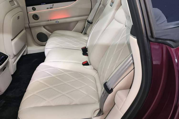 Used Hima Stelato S9 2025 Extended-Range Ultra Left Rear Seat