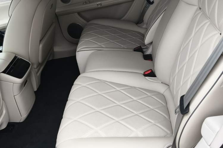 Used Hima Stelato S9 2025 Extended-Range Ultra Left Rear Seat