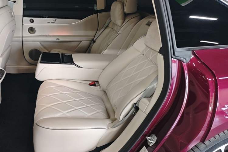 Used Hima Stelato S9 2025 Extended-Range Ultra Left Rear Seat