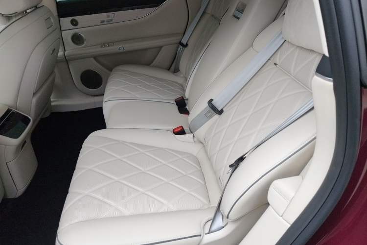 Used Hima Stelato S9 2025 Extended-Range Max Left Rear Seat