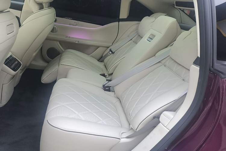 Used Hima Stelato S9 2025 Extended-Range Ultra Left Rear Seat