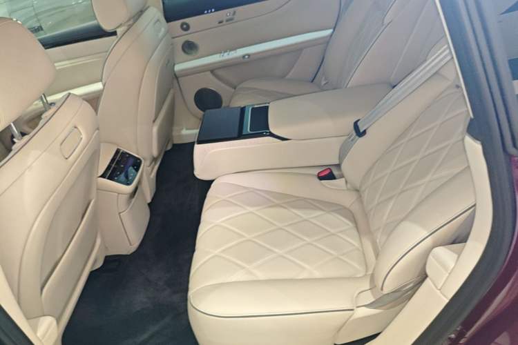 Used Hima Stelato S9 2025 Extended-Range Ultra Left Rear Seat