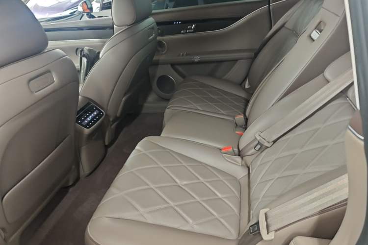 Used Hima Stelato S9 2025 Extended-Range Ultra Left Rear Seat