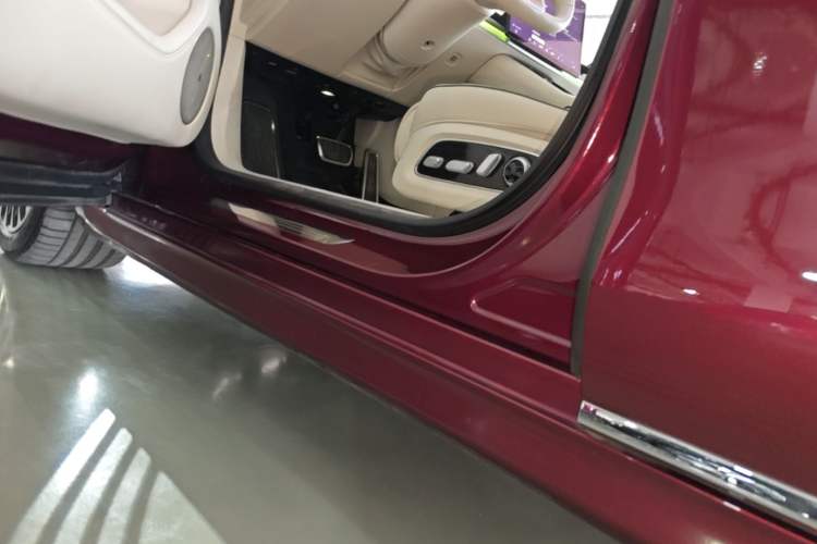 Used Hima Stelato S9 2025 Extended-Range Ultra Left Side Sill