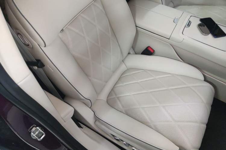 Used Hima Stelato S9 2025 Extended-Range Ultra Right Front Seat