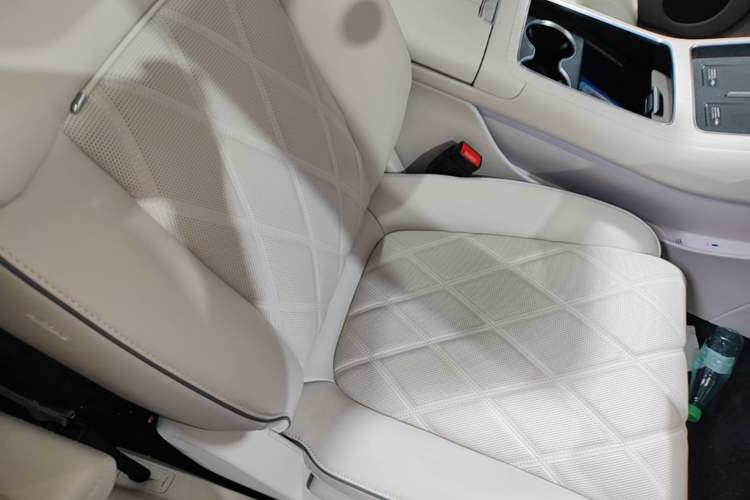 Used Hima Stelato S9 2025 Extended-Range Ultra Right Front Seat