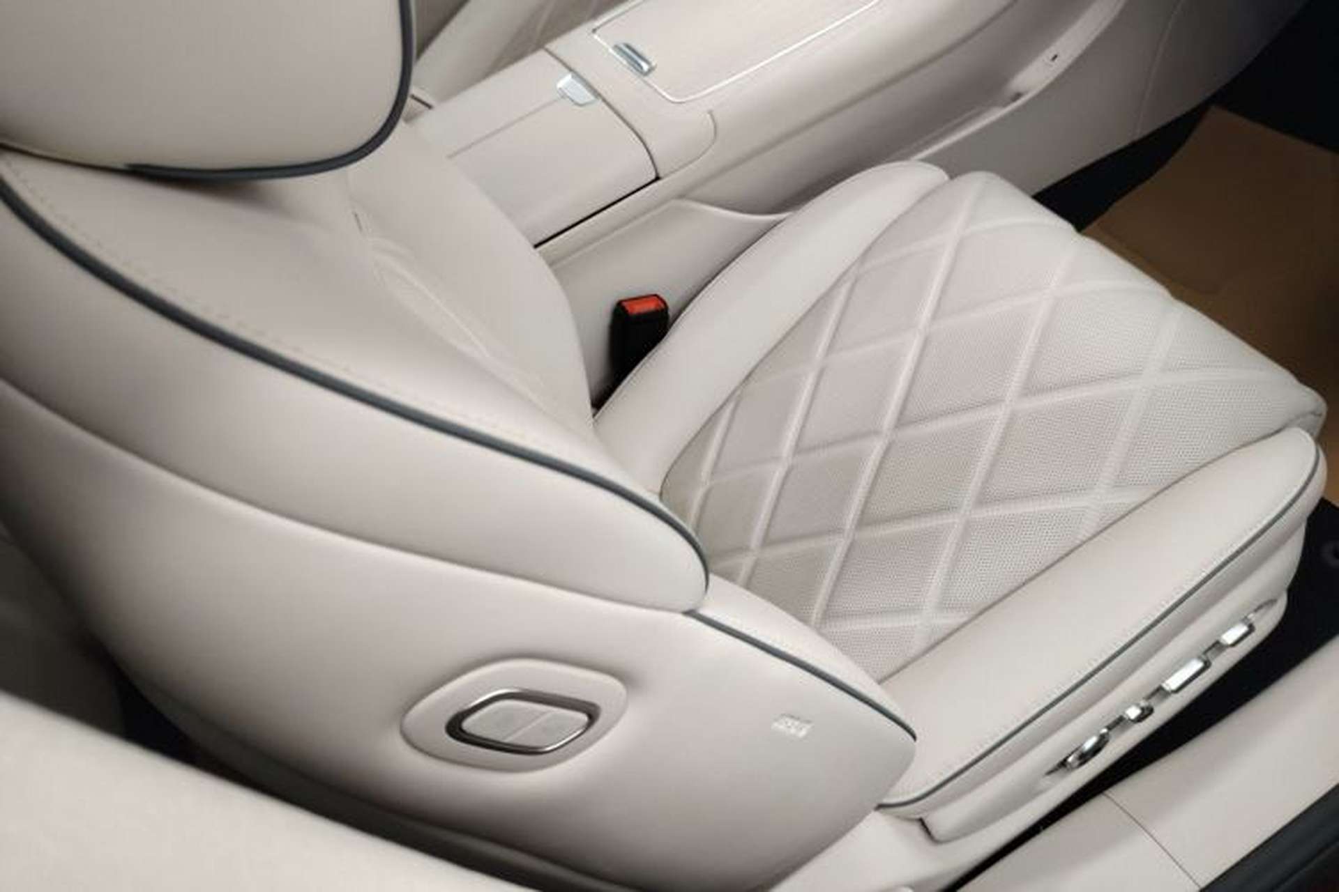 Used Hima Stelato S9 2025 Extended-Range Ultra Right Front Seat