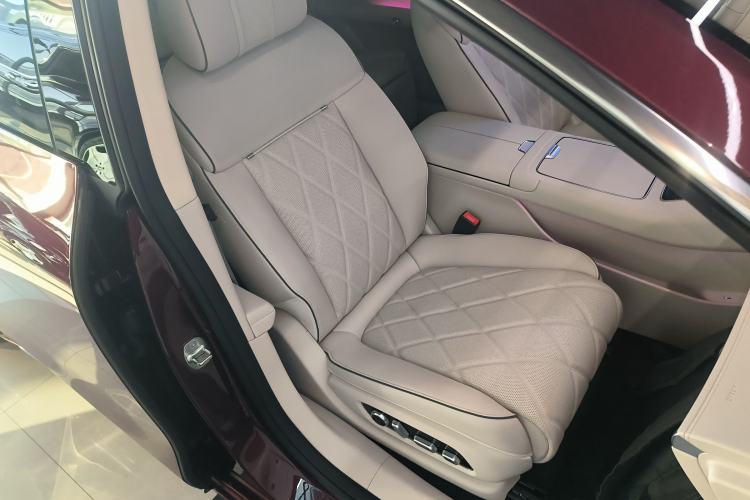 Used Hima Stelato S9 2025 Extended-Range Ultra Right Front Seat