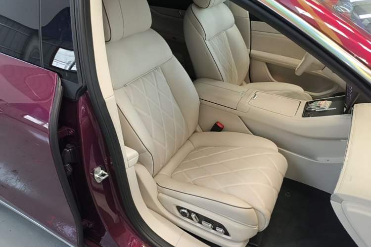 Used Hima Stelato S9 2025 Extended-Range Ultra Right Front Seat