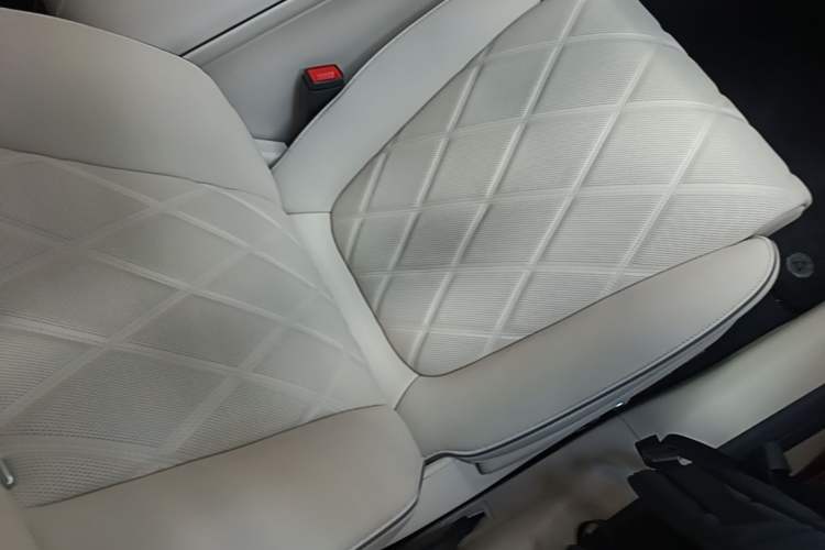 Used Hima Stelato S9 2025 Extended-Range Ultra Right Front Seat