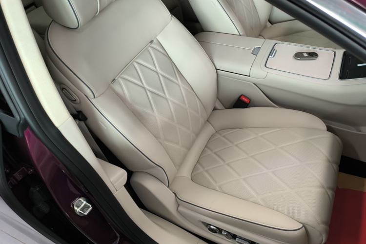 Used Hima Stelato S9 2025 Extended-Range Ultra Right Front Seat