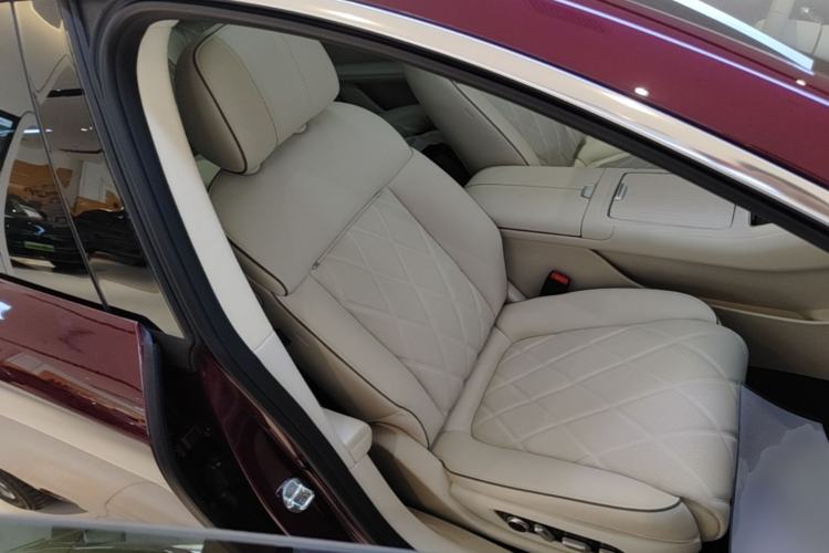Used Hima Stelato S9 2025 Extended-Range Max+ Right Front Seat