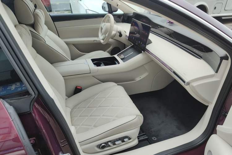Used Hima Stelato S9 2025 Extended-Range Ultra Right Front Seat