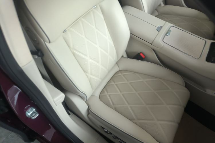 Used Hima Stelato S9 2025 Extended-Range Ultra Right Front Seat