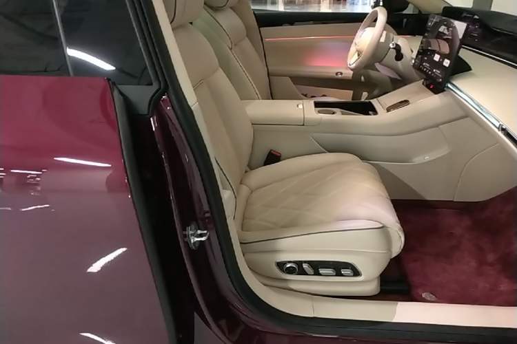 Used Hima Stelato S9 2025 Extended-Range Max+ Right Front Seat