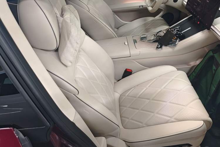 Used Hima Stelato S9 2025 Extended-Range Ultra Right Front Seat