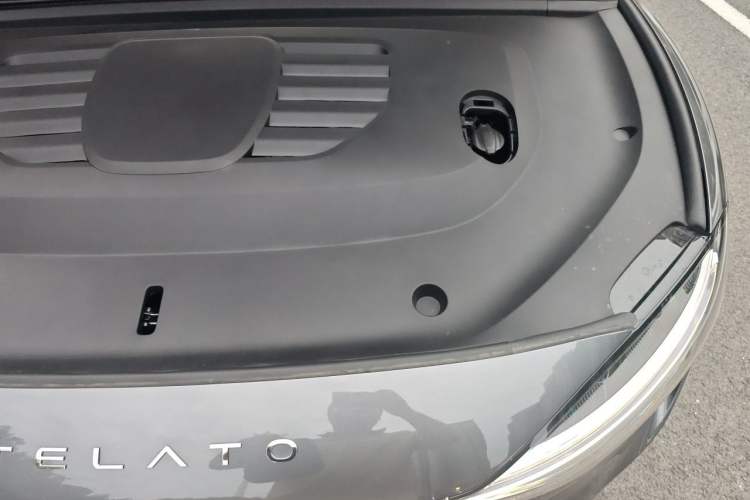 Used Hima Stelato S9 2025 Extended-Range Max+ Engine Bay Left