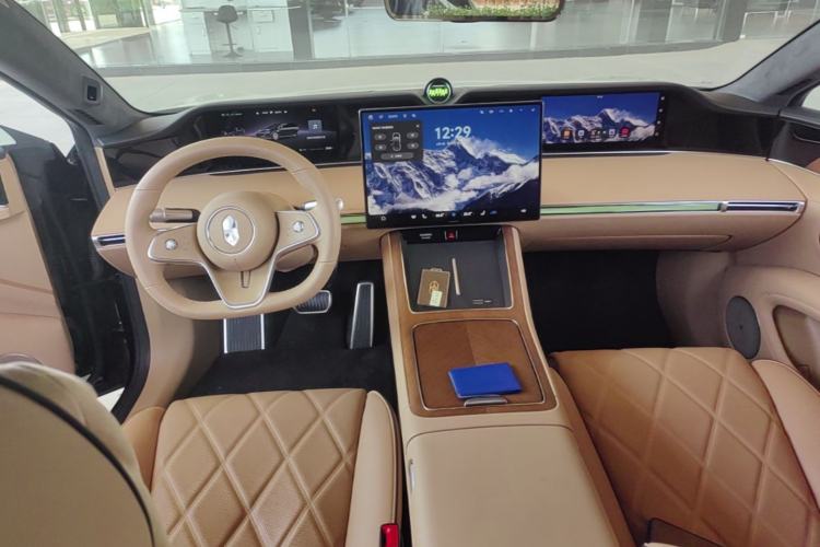 Used Hima Stelato S9 2026 Model Range-Extender Ultra, Rear-wheel Drive, 53kWh Center Console
