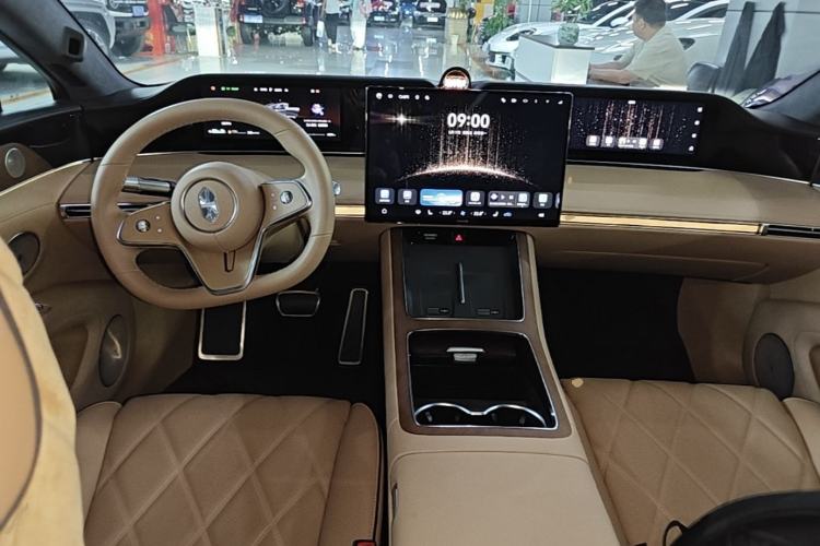 Used Hima Stelato S9 2026 Model Range-Extender Ultra, Rear-wheel Drive, 53kWh Center Console