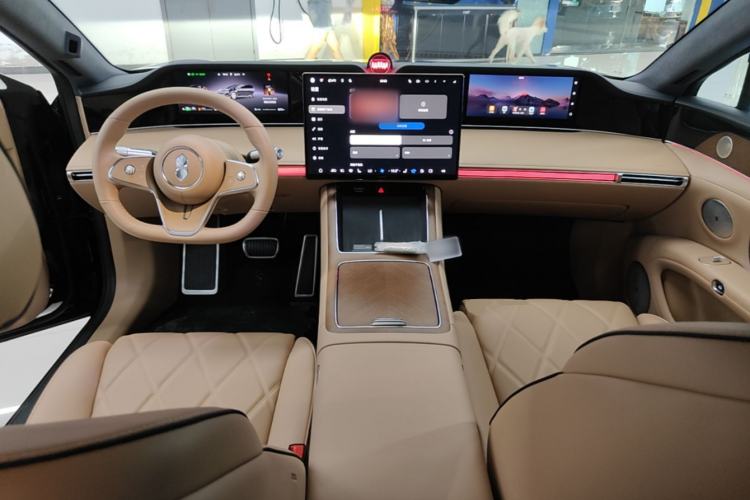 Used Hima Stelato S9 2026 Model Range-Extender Ultra, Rear-wheel Drive, 53kWh Center Console