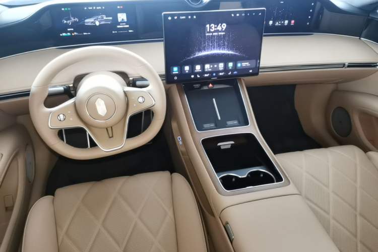 Used Hima Stelato S9 2026 Model Range-Extender Ultra, Rear-wheel Drive, 53kWh Center Console