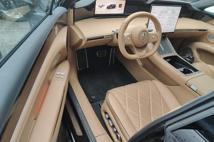 Used Hima Stelato S9 2026 Model Range-Extender Ultra, Rear-wheel Drive, 53kWh Driver Seat