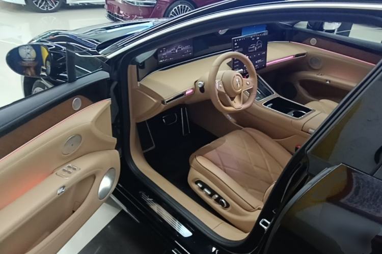 Used Hima Stelato S9 2026 Model Range-Extender Ultra, Rear-wheel Drive, 53kWh Driver Seat