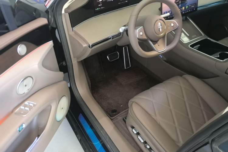 Used Hima Stelato S9 2026 Model Pure Electric Max Rear-Wheel-Drive 100kWh (896-line LiDAR) Driver Seat