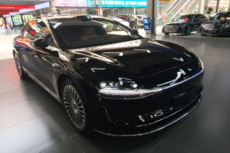Used Hima Stelato S9 2026 Model Range-Extender Ultra, Rear-wheel Drive, 53kWh Front Right 45 Deg