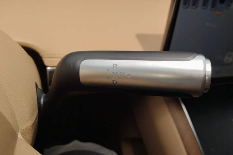 Used Hima Stelato S9 2026 Model Range-Extended Max Rear-Wheel Drive 53 kWh Gear Lever