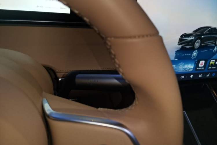 Used Hima Stelato S9 2026 Model Range-Extender Ultra, Rear-wheel Drive, 53kWh Gear Lever