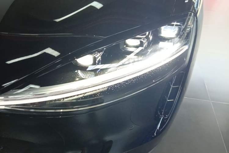 Used Hima Stelato S9 2026 Model Range-Extender Ultra, Rear-wheel Drive, 53kWh Left Front Headlight