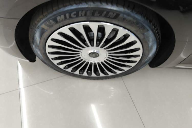 Used Hima Stelato S9 2026 Model Range-Extender Ultra, Rear-wheel Drive, 53kWh Left Front Wheel Hub