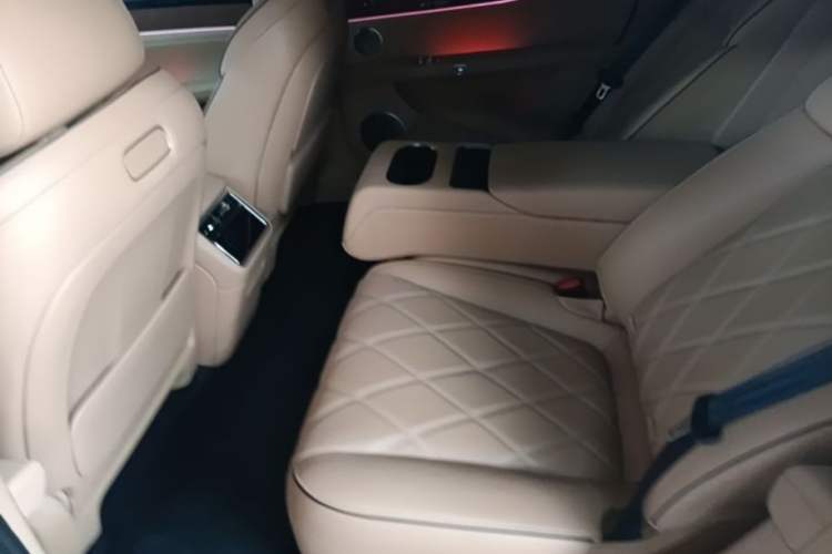 Used Hima Stelato S9 2026 Model Range-Extender Ultra, Rear-wheel Drive, 53kWh Left Rear Seat