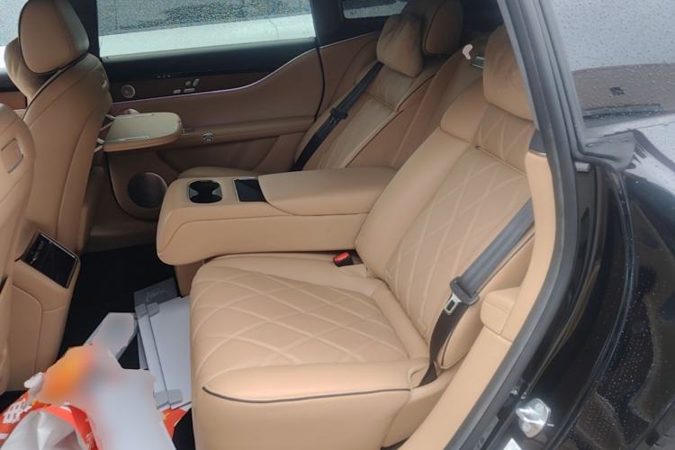 Used Hima Stelato S9 2026 Model Range-Extender Ultra, Rear-wheel Drive, 53kWh Left Rear Seat