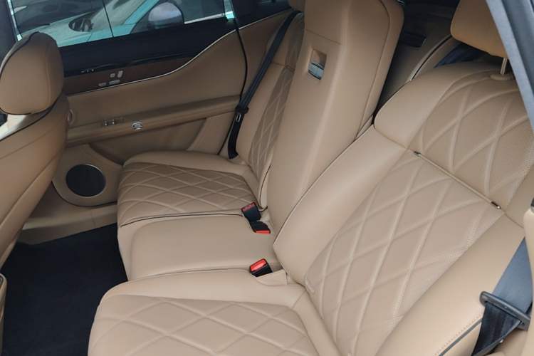 Used Hima Stelato S9 2026 Model Range-Extended Max Rear-Wheel Drive 53 kWh Left Rear Seat